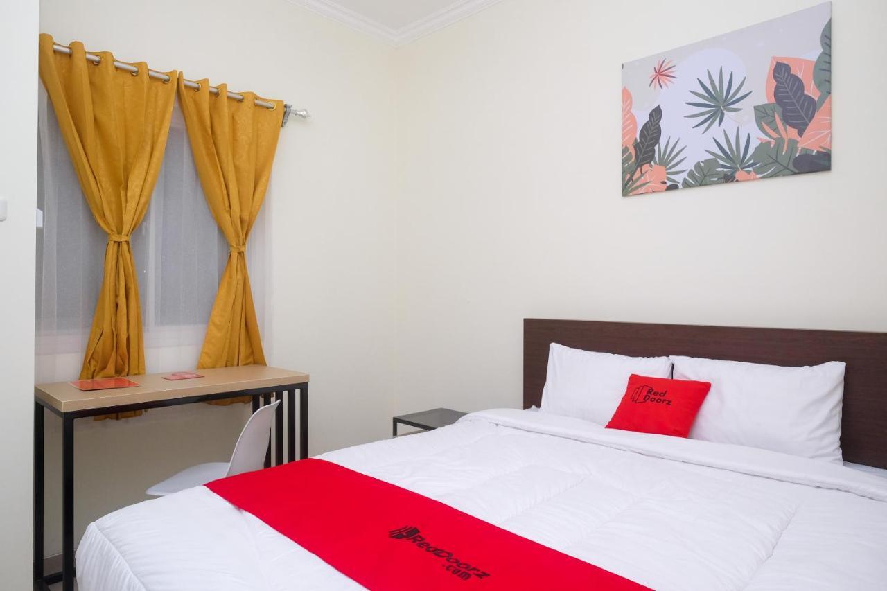 Reddoorz Near Kawasan Bandara Ahmad Yani Semarang 2 Hotel ภายนอก รูปภาพ