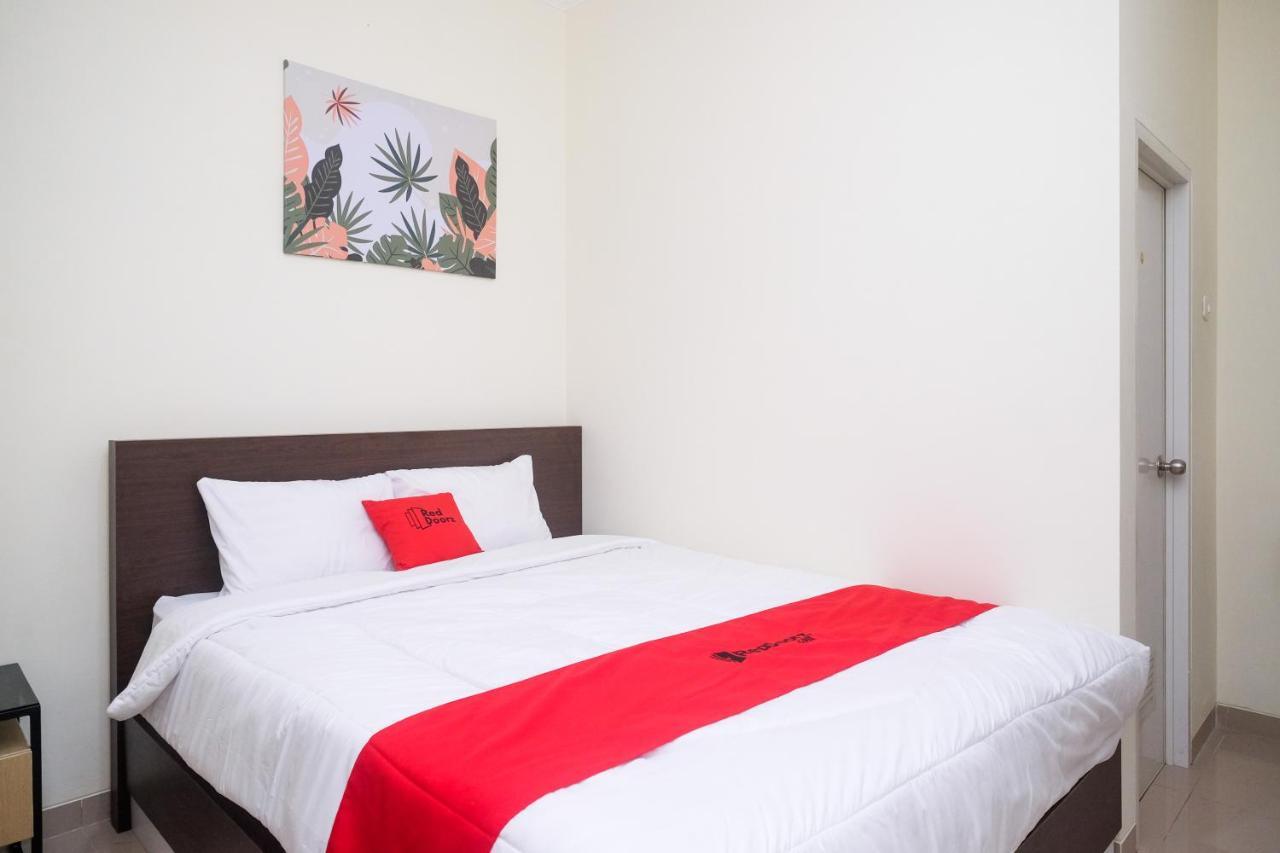 Reddoorz Near Kawasan Bandara Ahmad Yani Semarang 2 Hotel ภายนอก รูปภาพ