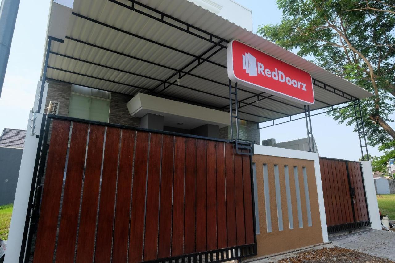Reddoorz Near Kawasan Bandara Ahmad Yani Semarang 2 Hotel ภายนอก รูปภาพ