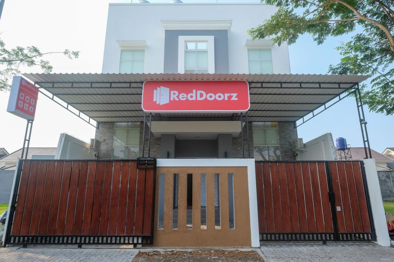 Reddoorz Near Kawasan Bandara Ahmad Yani Semarang 2 Hotel ภายนอก รูปภาพ