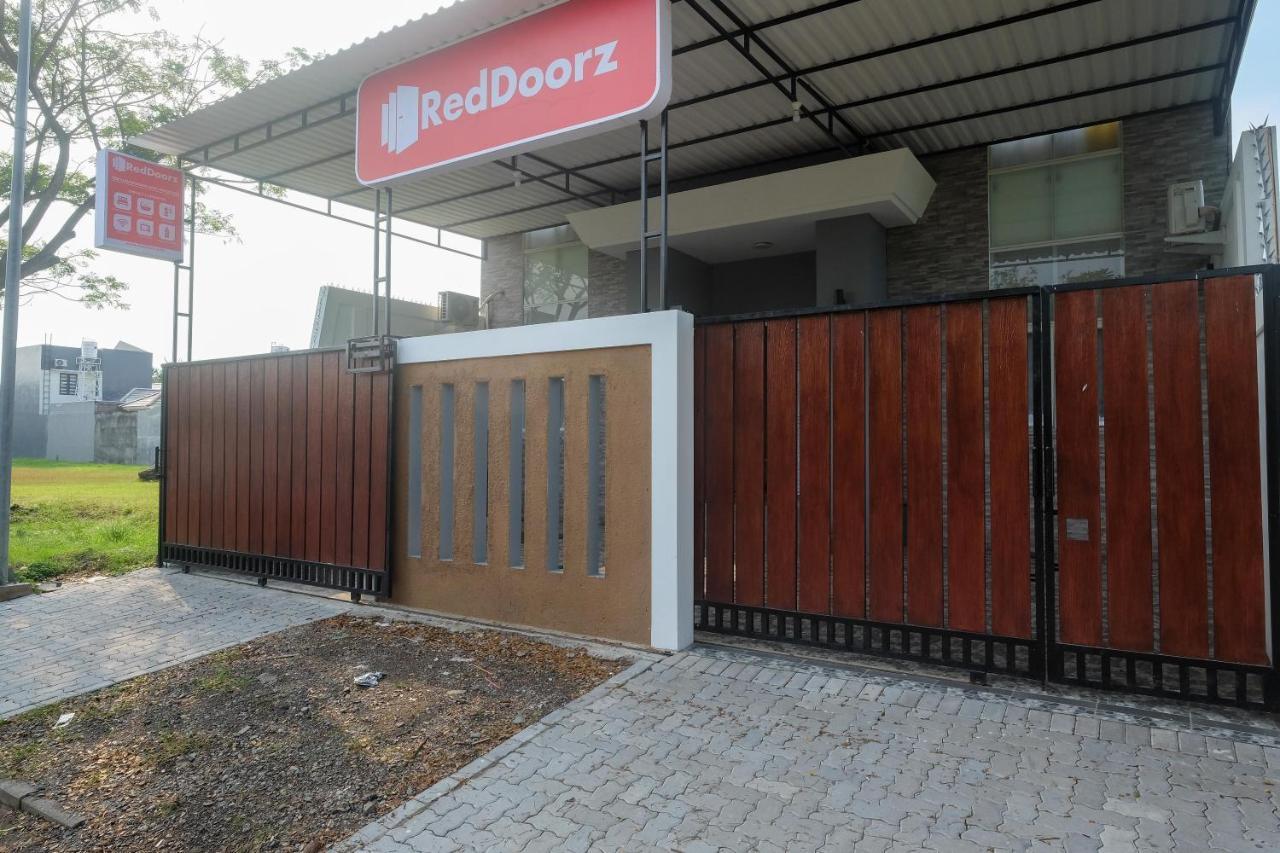 Reddoorz Near Kawasan Bandara Ahmad Yani Semarang 2 Hotel ภายนอก รูปภาพ