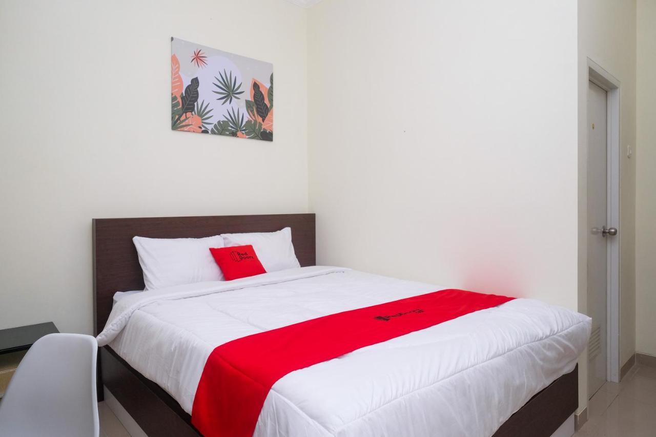 Reddoorz Near Kawasan Bandara Ahmad Yani Semarang 2 Hotel ภายนอก รูปภาพ