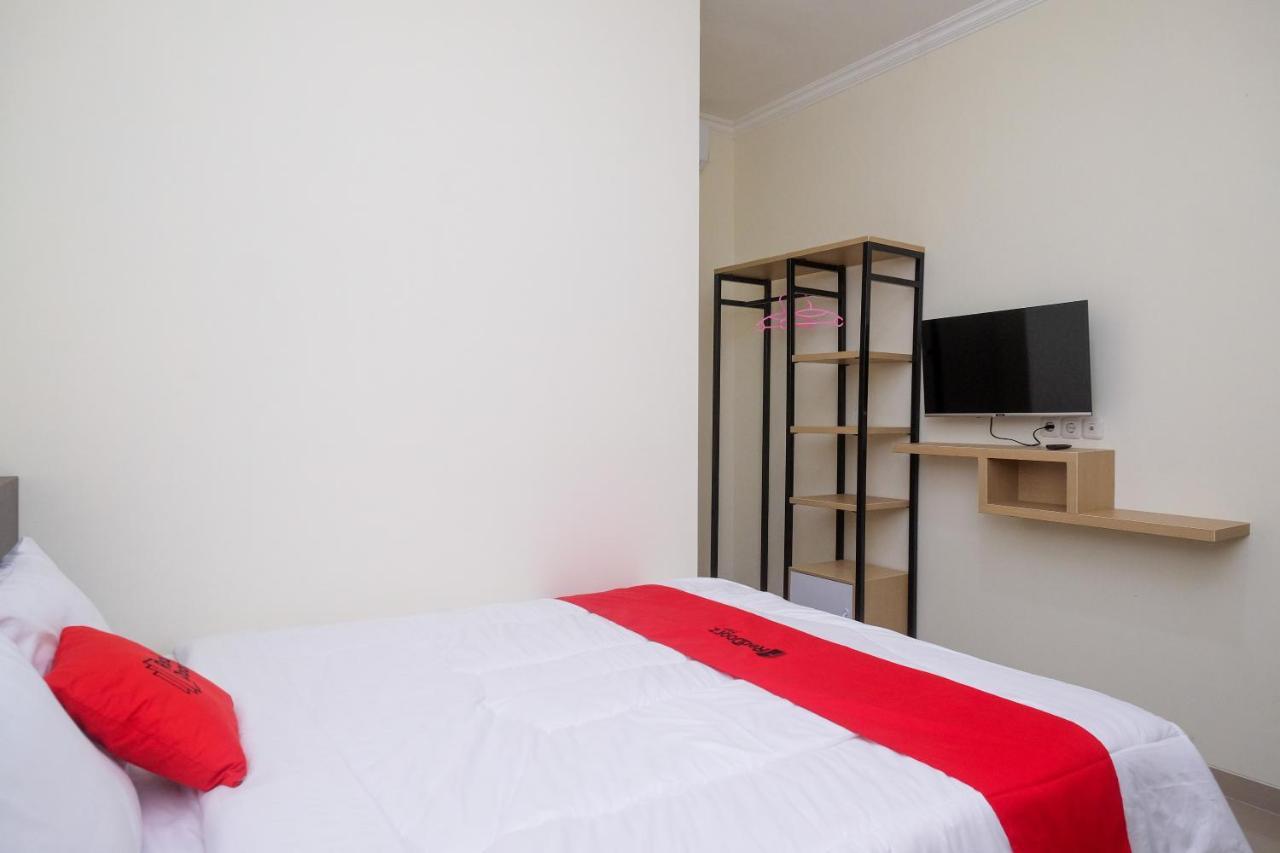 Reddoorz Near Kawasan Bandara Ahmad Yani Semarang 2 Hotel ภายนอก รูปภาพ